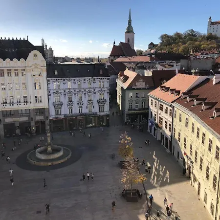 Apartment Bond Location Air Conditioned