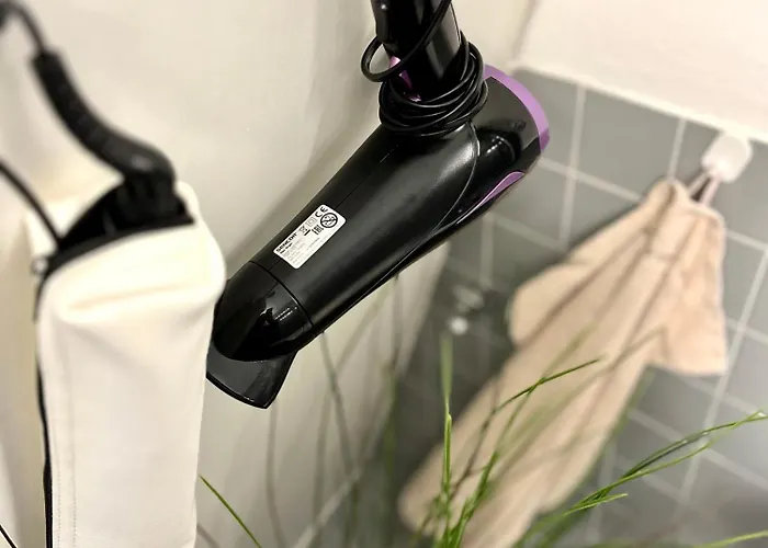 Bond Location Air Conditioned