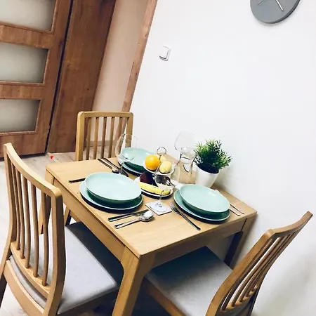 Apartment Bond Location Air Conditioned