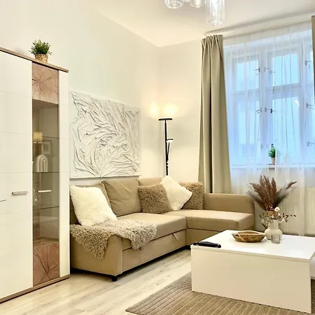 James Bond Apartment Top Location Air Conditioned