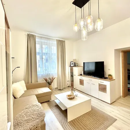 James Bond Apartment Top Location Air Conditioned * Bratislava