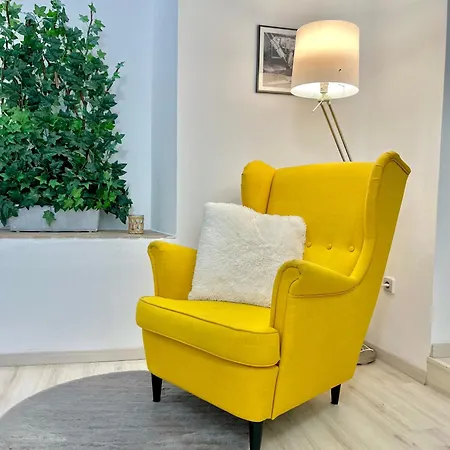 Bond Location Air Conditioned