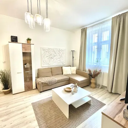 James Bond Apartment Top Location Air Conditioned