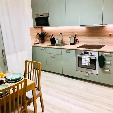 James Bond Apartment Top Location Air Conditioned * Bratislava